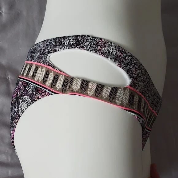 💚Free With Purchase- Low Rise Boho Print Cutout Bikini Bottom - Picture 3 of 12